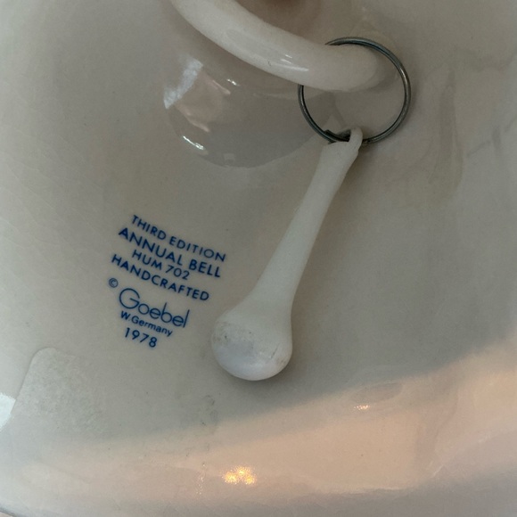 Goebel Hummel Third Edition Annual Bell #702, - Picture 5 of 6